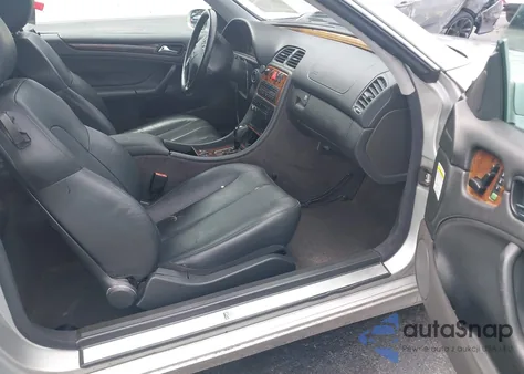 2002 Mercedes-Benz Clk 320 из США, поврежденный, VIN WDBLJ65G62T119531